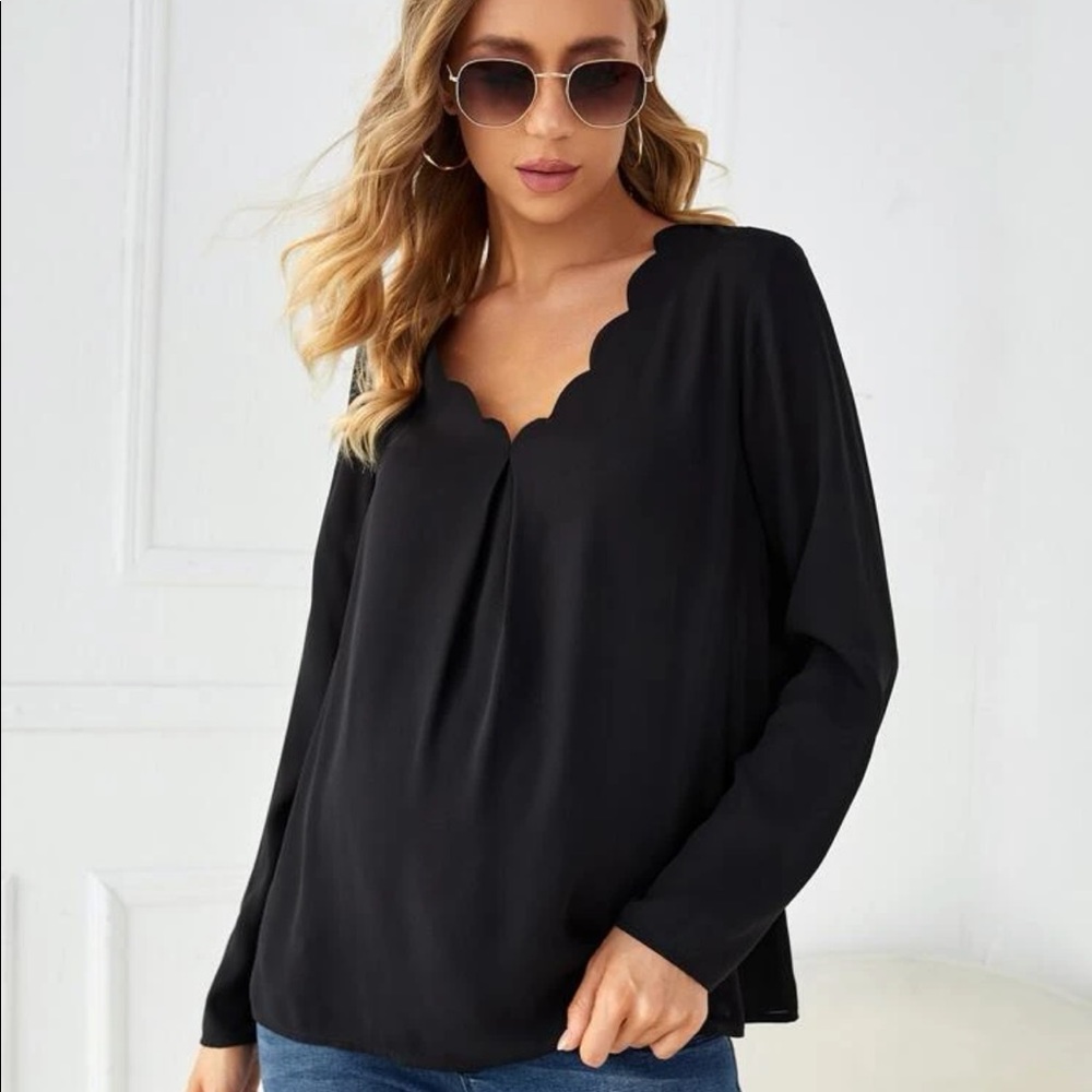 Black scalloped maternity top size small
